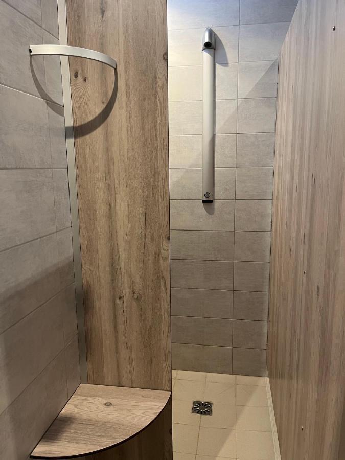 Aux Bons Amis Hotel Reims Kültér fotó